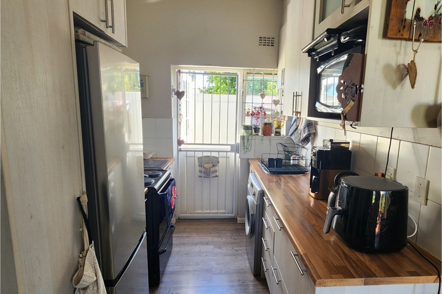 To Let 2 Bedroom Property for Rent in Goedemoed Western Cape